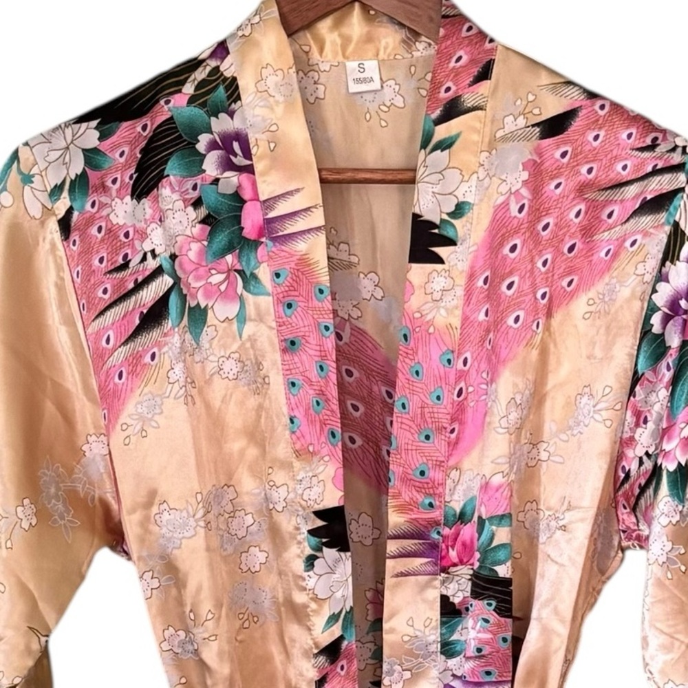 Kimono Palace Bride and Bridesmaid Satin Floral Peacock Robe Size Small - Picture 4 of 9